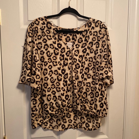 Sanctuary Tops - Brand New Sanctuary Leopard Print High Low Top…size XL